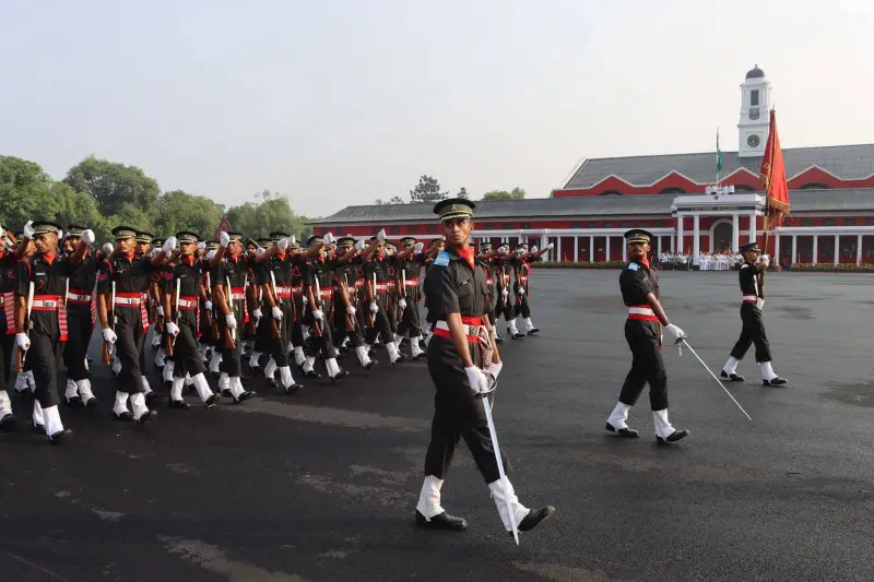 भारतीय सैन्य अकादमी (IMA), देहरादून में 156वीं पासिंग आउट परेड का भव्य आयोजन, 419 युवा सैन्य अधिकारियों समेत 9 मित्र देशों के 32 कैडेट्स भी हुए पास आउट